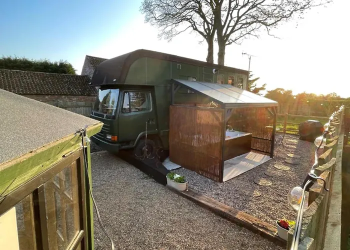 Theddlethorpe Horsebox Glamping